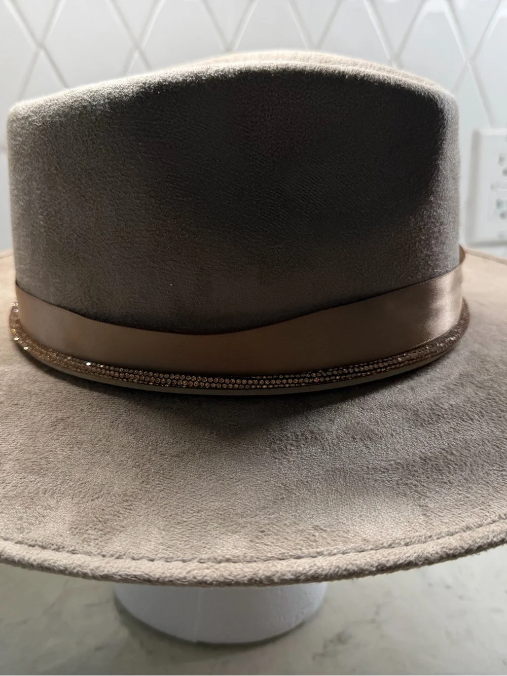 Women’s  Taupe Wide-Brim Felt Fedora with Ribbon and Feather